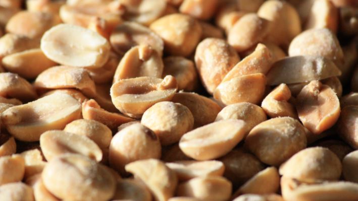 Worried about your blood sugar and diabetes? Add peanuts to your daily diet.